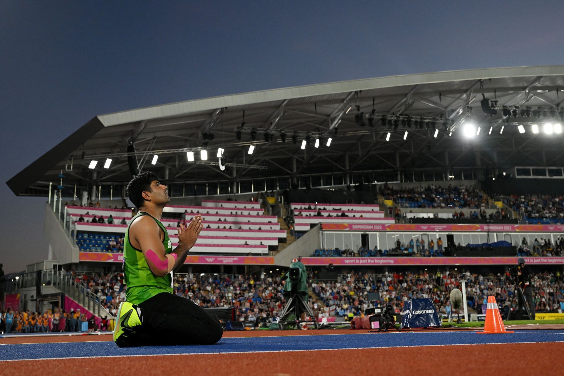 WATCH Pakistan S Arshad Nadeem Reaches Neeraj Chopra S Goal Of 90m At