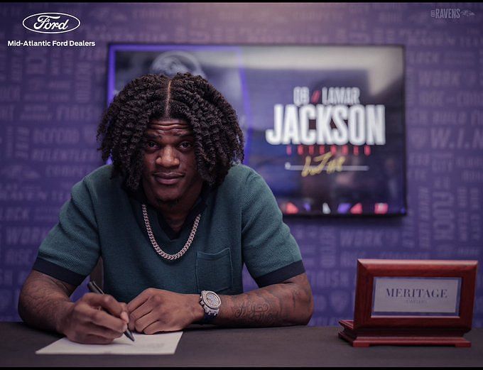 Nfl Fans Soak In Lamar Jacksons New Look As Ravens Qb Officially Signs