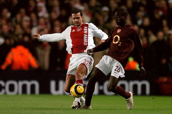 Soccer - UEFA Champions League - Group B - Arsenal v Ajax - Highbury : News Photo