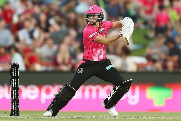 Ellyse Perry batting for the Sydney Sixers