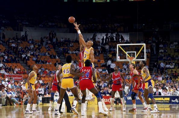 Los Angeles Lakers&#039; Kareem Abdul Jabbar in action