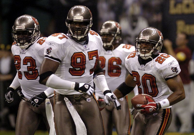 Ronde Barber (#20) with the Tampa Bay Buccaneers