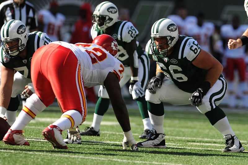 Alan Faneca (#66) with the New York Jets