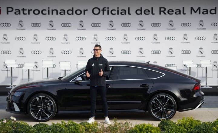 How many cars does Cristiano Ronaldo have?