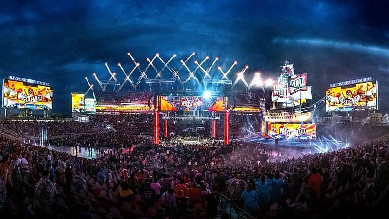 WWE रेसलमेनिया(WrestleMania) 37 नाईट 1 काफी शानदार रहा और एक साल बाद फैंस की वापसी देखने को मिली।
