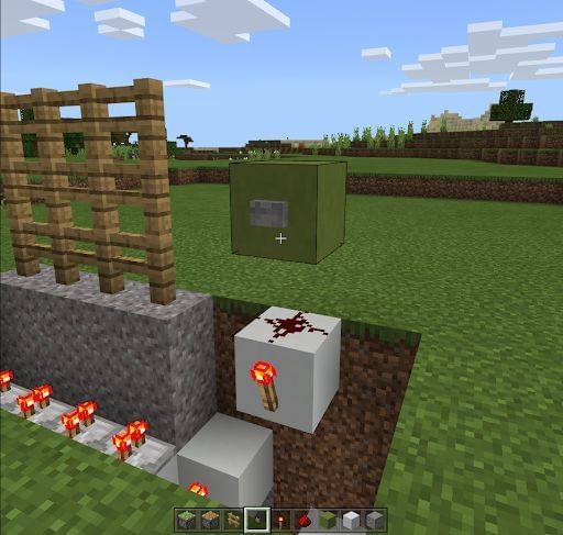 Building a working castle gate in minecraft