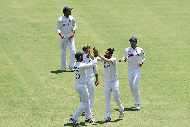मोहम्मद सिराज ने 3 मैचों की  6 पारियों में 13 विकेट लिए 