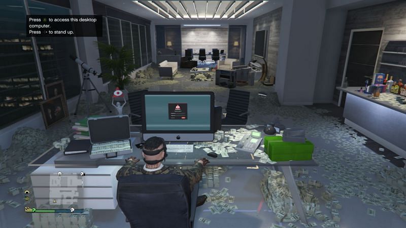 Money scattered around the CEO office (Image via akburman, Reddit)