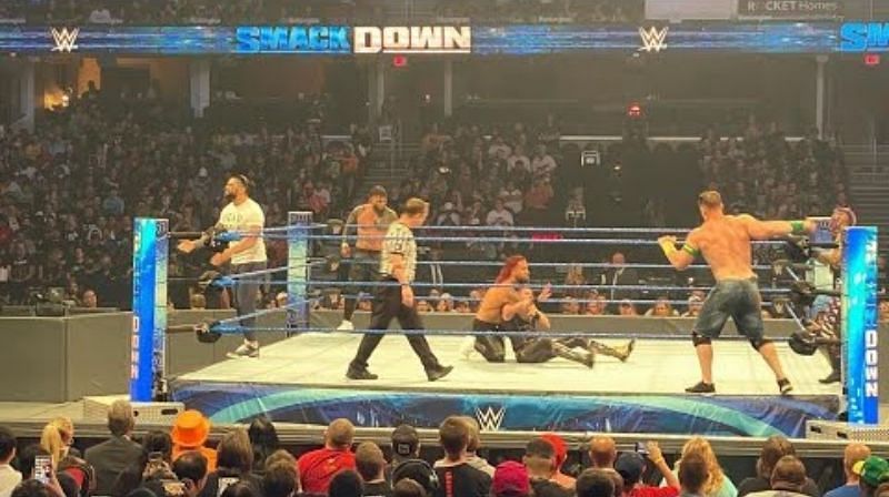 SmackDown के डार्क मैच में जॉन सीना और रोमन रेंस आमने-सामने