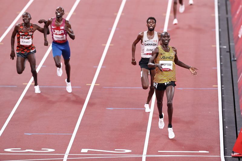 Joshua Cheptegei wins the men&#039;s 5000m at the Tokyo Olympics