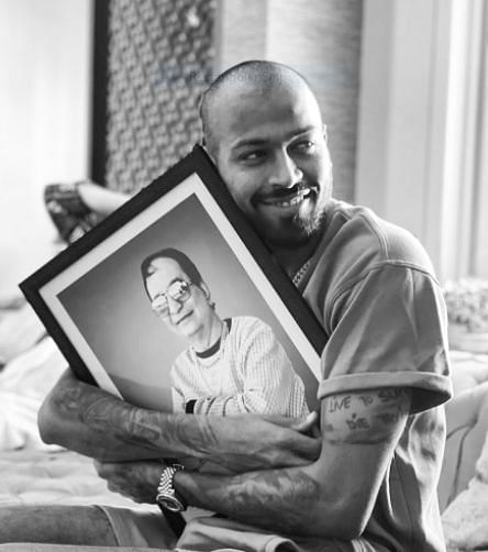 Hardik Pandya with a picture of his late father