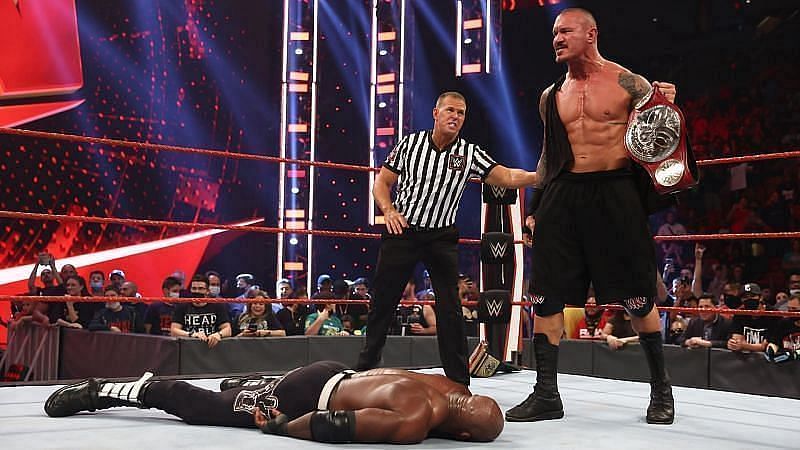 WWE Raw में इस हफ्ते रैंडी ऑर्टन को मिली हार