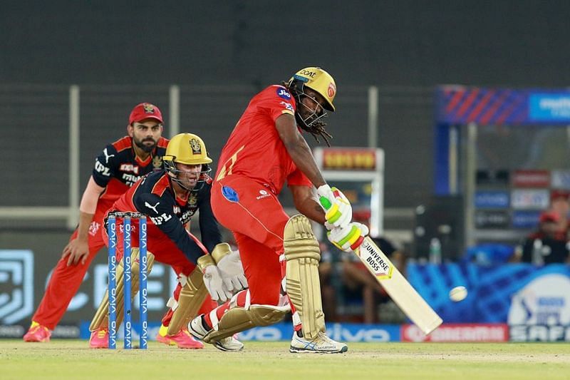 क्रिस गेल आईपीएल में बल्लेबाजी के दौरान (Photo Credit - IPLT20)