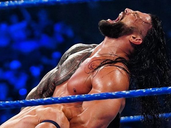 WWE SmackDown में रोमन रेंस ने डिफेंड की अपनी चैंपियनशिप