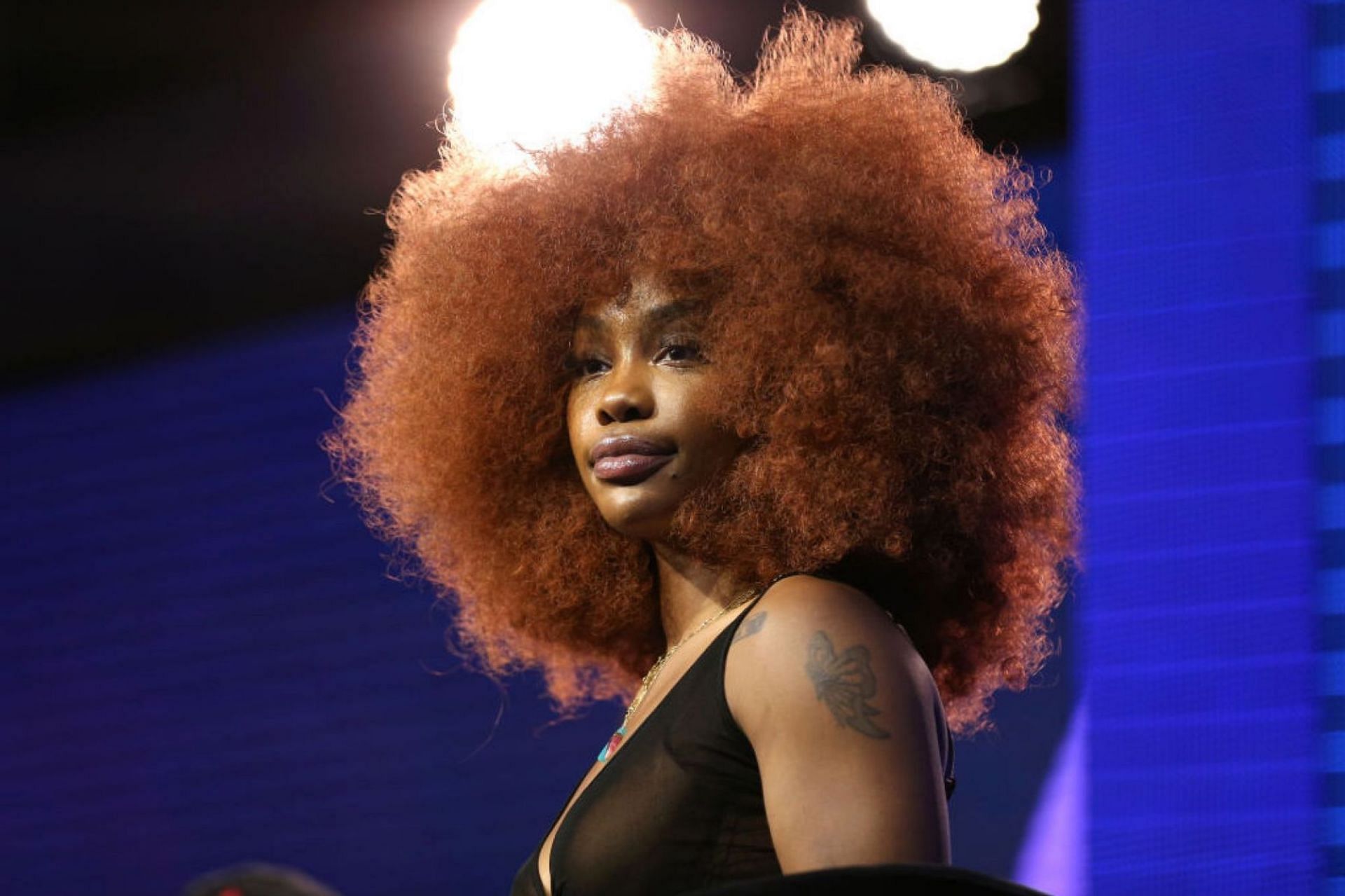 Rumors of SZA being &quot;ran over by a train&quot; debunked. (Image via Getty Images)