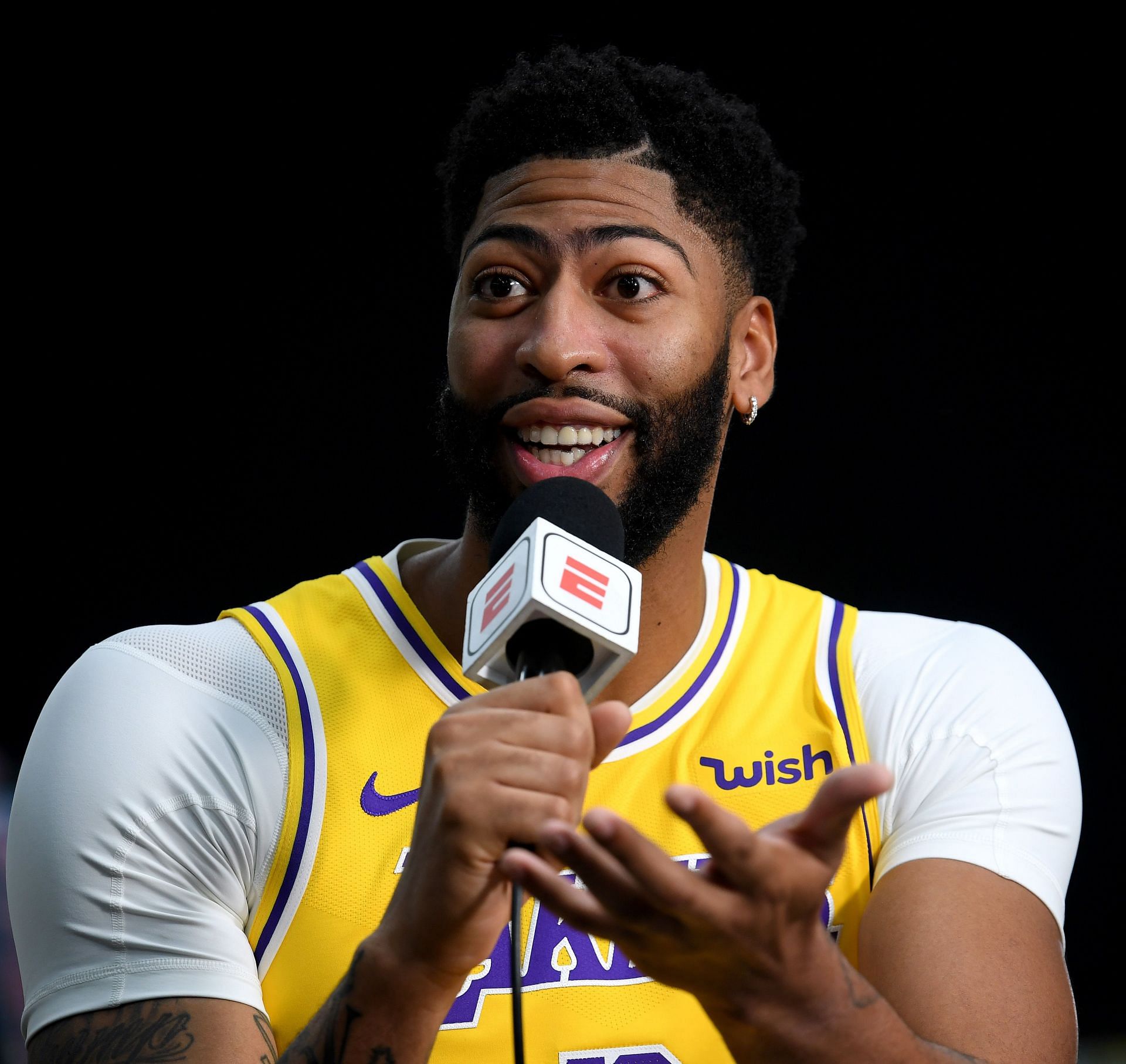A bulkier looking Anthony Davis during Lakers media day