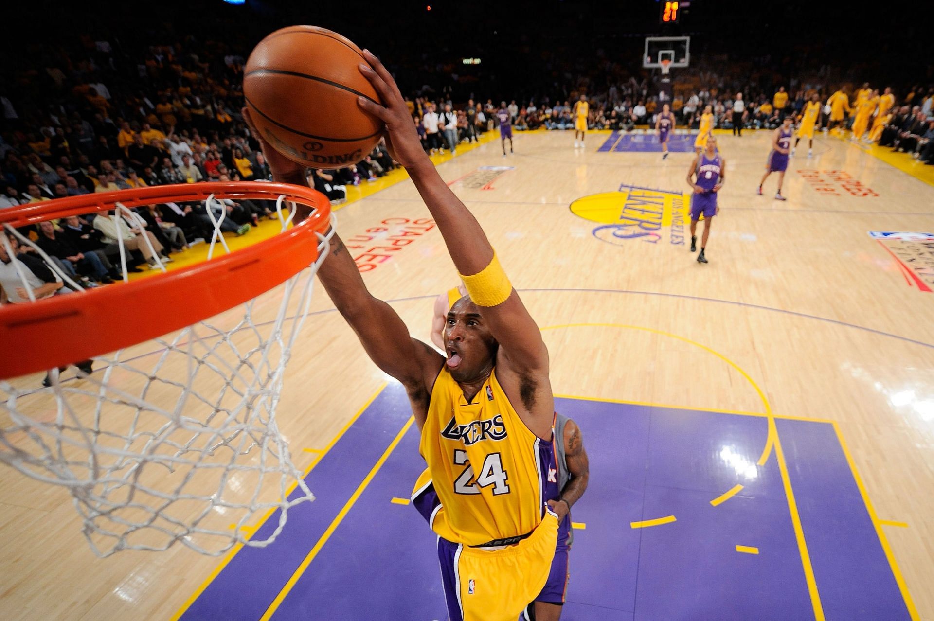 Ranking the late Kobe Bryant's 5 greatest dunks of all time