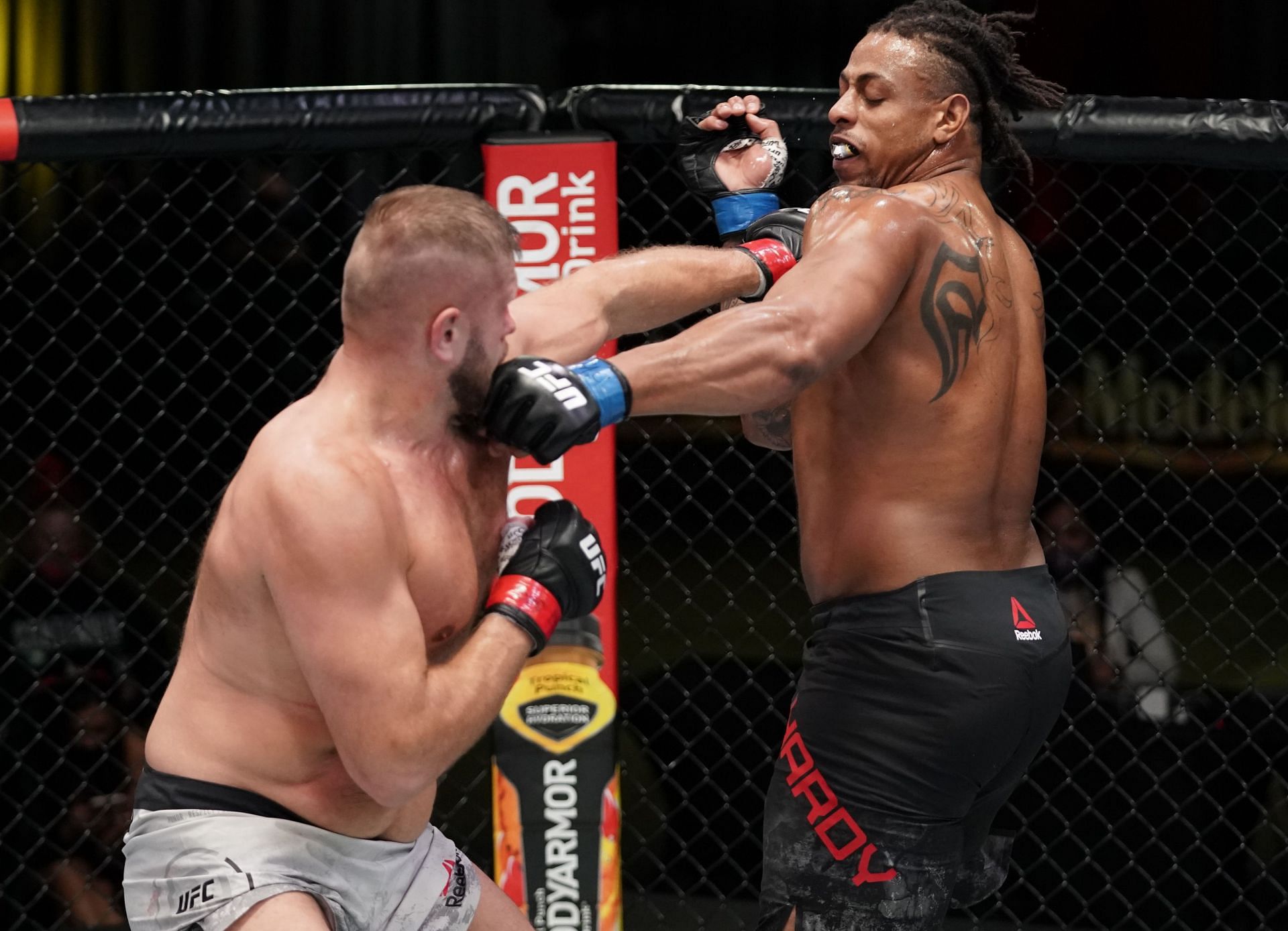 UFC Fight Night: Tybura v Hardy