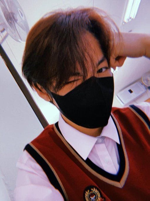 Kpop idol Doyoung graduates from high school; celebrates with Treasure