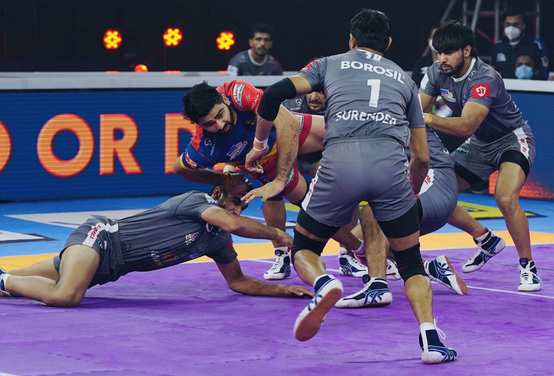 Steelers&#039; players tackle UP Yoddha raider Pardeep Narwal - Image Courtesy: Steelers Twitter