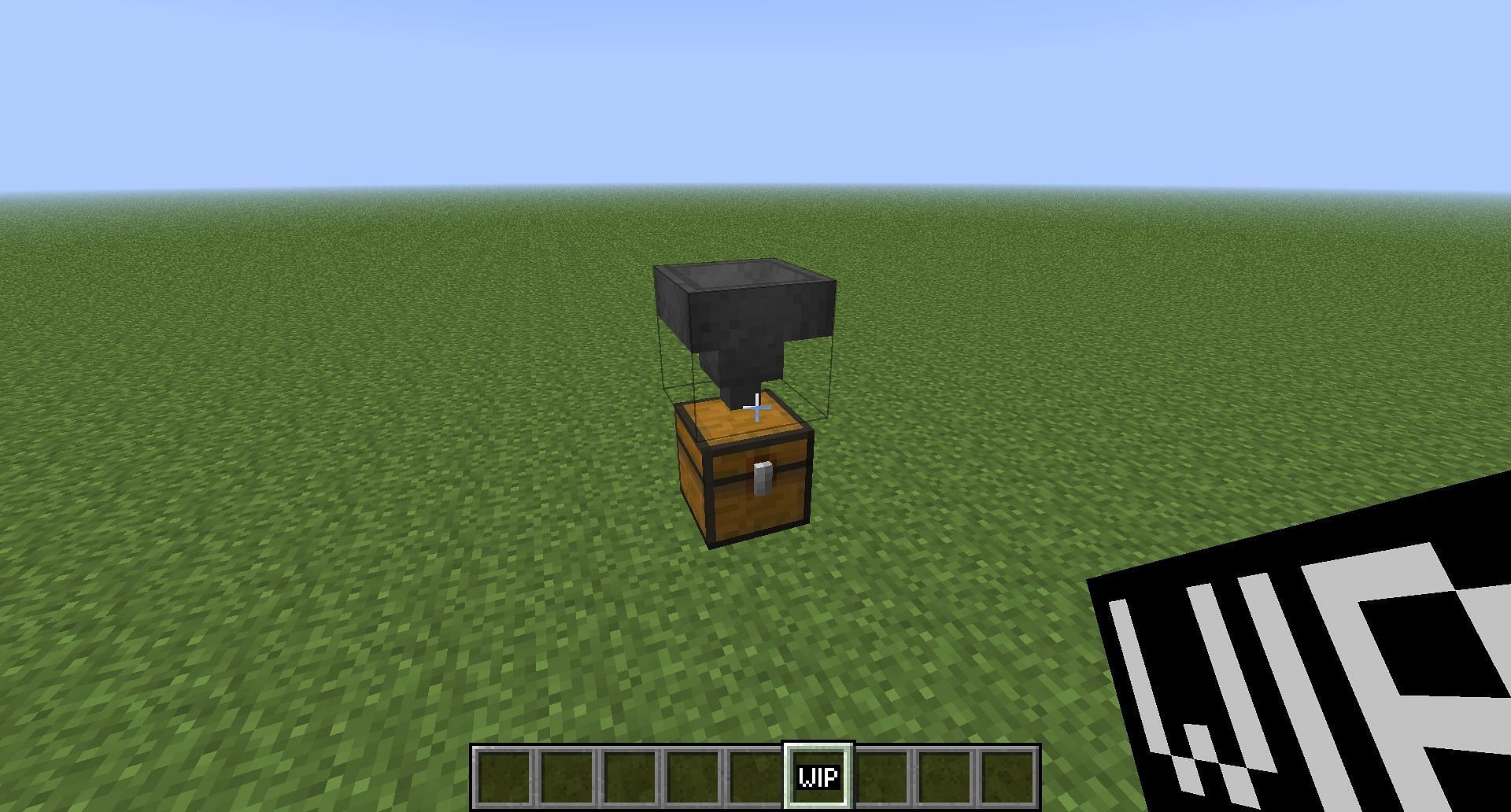 Hopper on top of a chest (Image via Minecraft Wiki)
