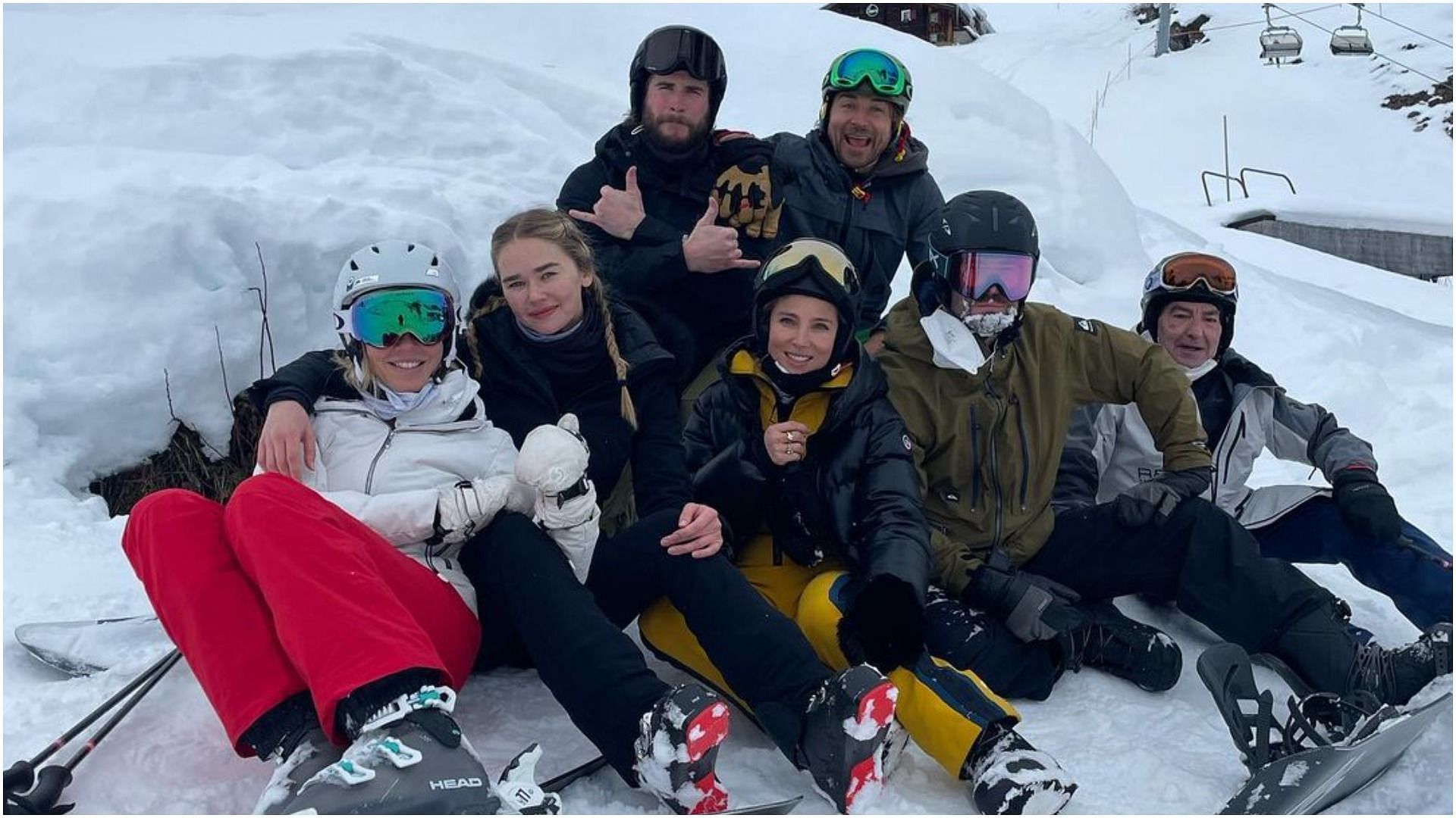 Hemsworth family celebrated Christmas with Brooks (Image via Elsa Pataky/Instagram)