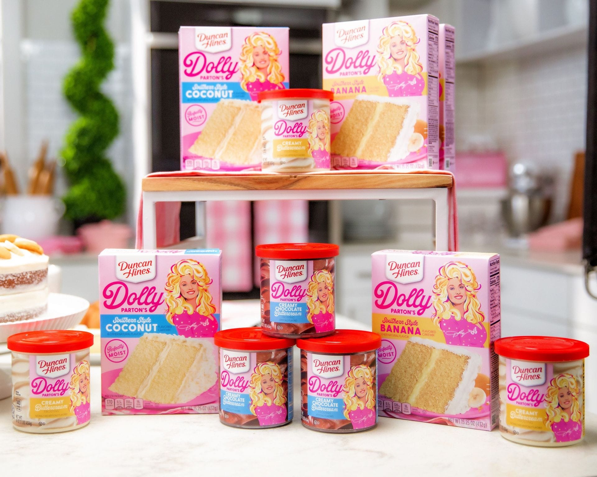 Dolly Parton cake mixes All about the Duncan Hines collab
