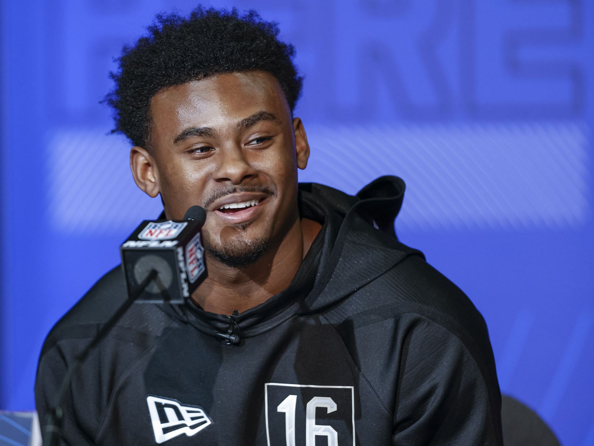 Hand sizes in NFL How are they measured and are they important for QBs?