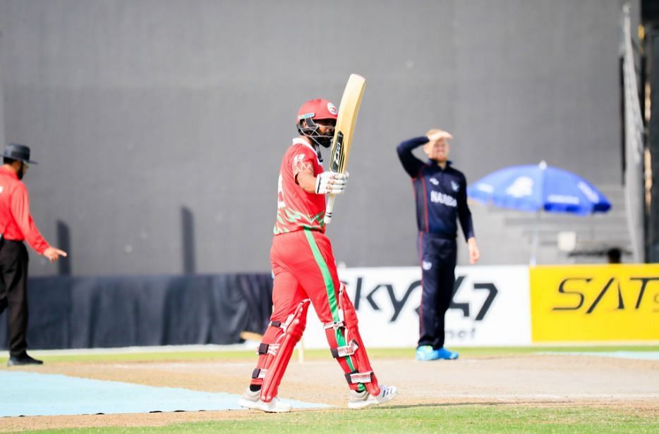 शोएब खान ने ओमान के लिए शतकीय पारी खेली