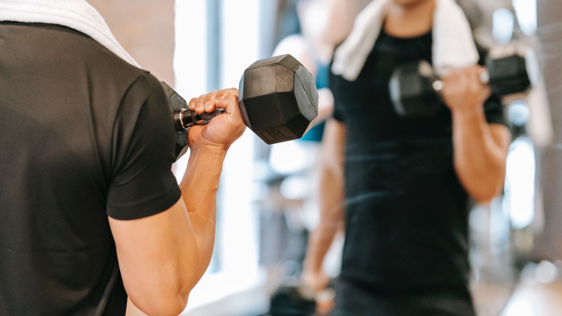 Isotonic & Isometric movements in Calisthenics