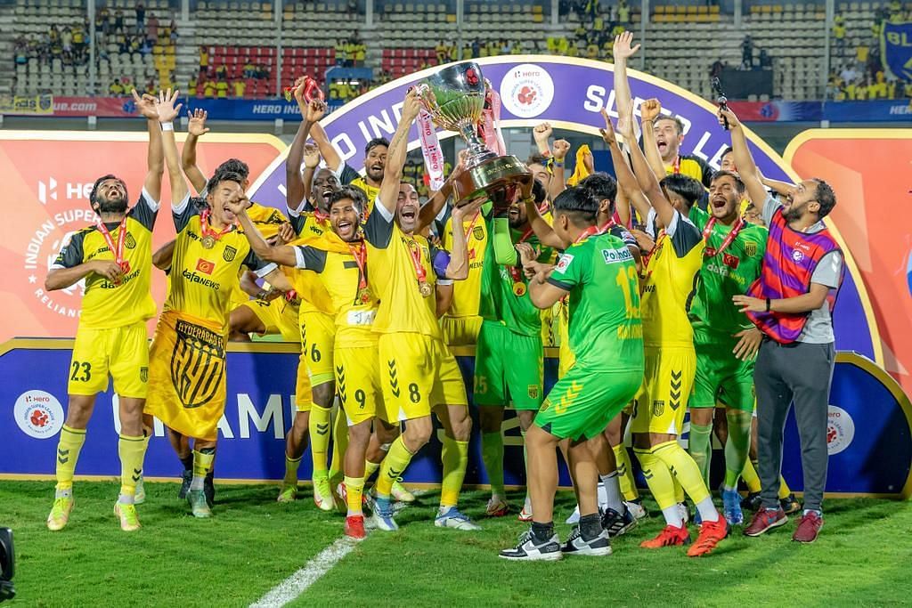 Hyderabad FC players celebrating with the ISL trophy. (Image Courtesy: Twitter/HydFCOfficial)