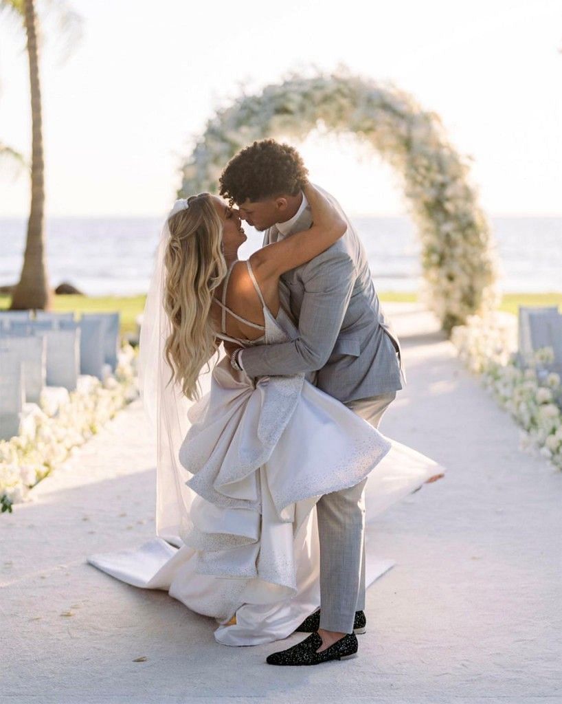 IN PHOTOS: Patrick Mahomes and Brittany Matthews' wedding pictures go viral