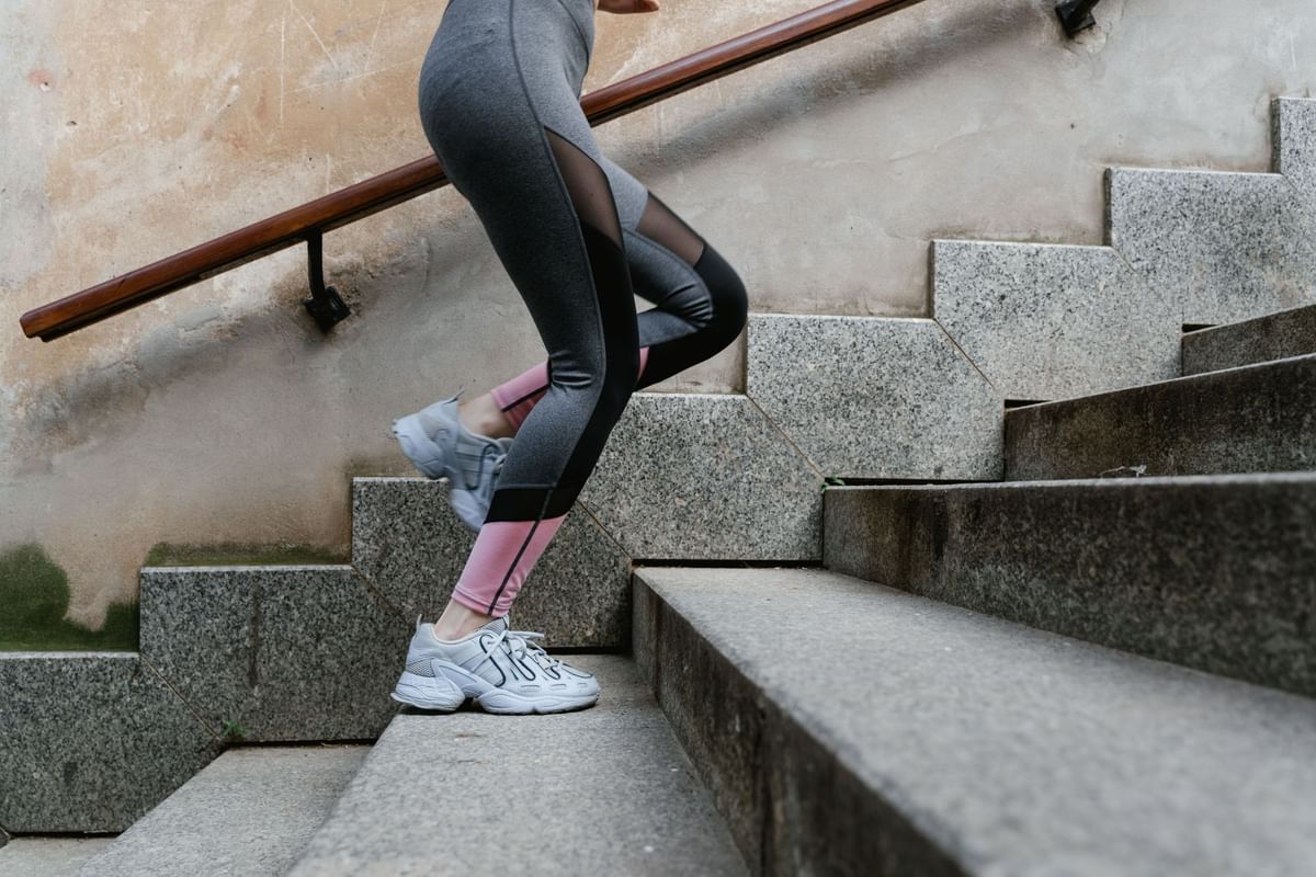 6 Unique Health Benefits of Using Stairs Instead of the Elevator