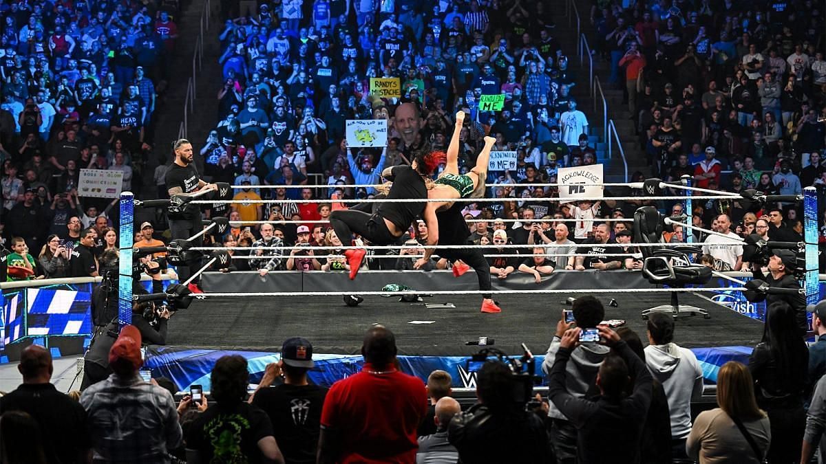 WWE SmackDown में इस हफ्ते रोमन रेंस की हुई झड़प