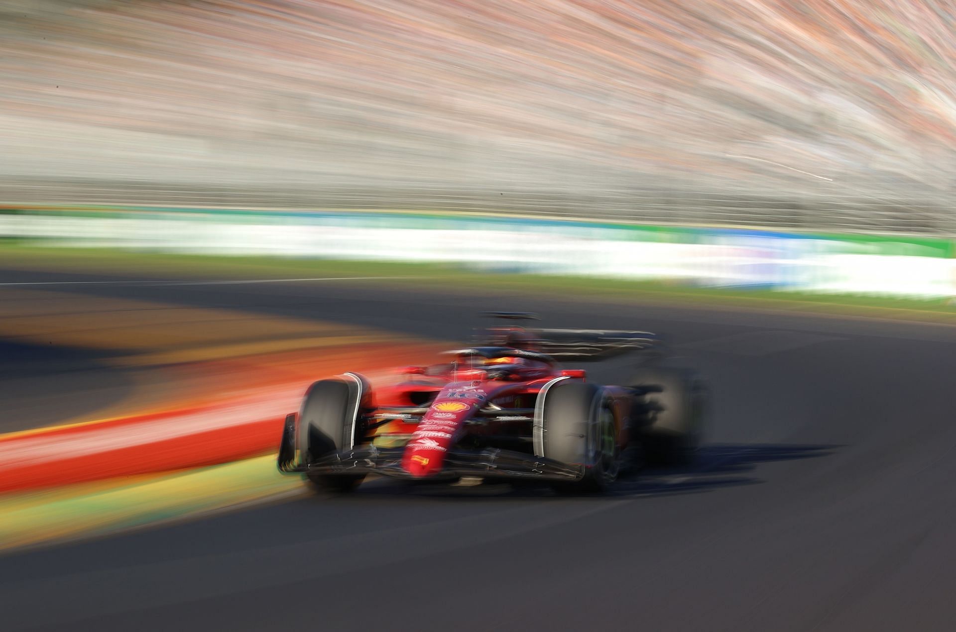 Ferrari&#039;s Charles Leclerc in action during the 2022 F1 Australian GP (Photo by Robert Cianflone/Getty Images)