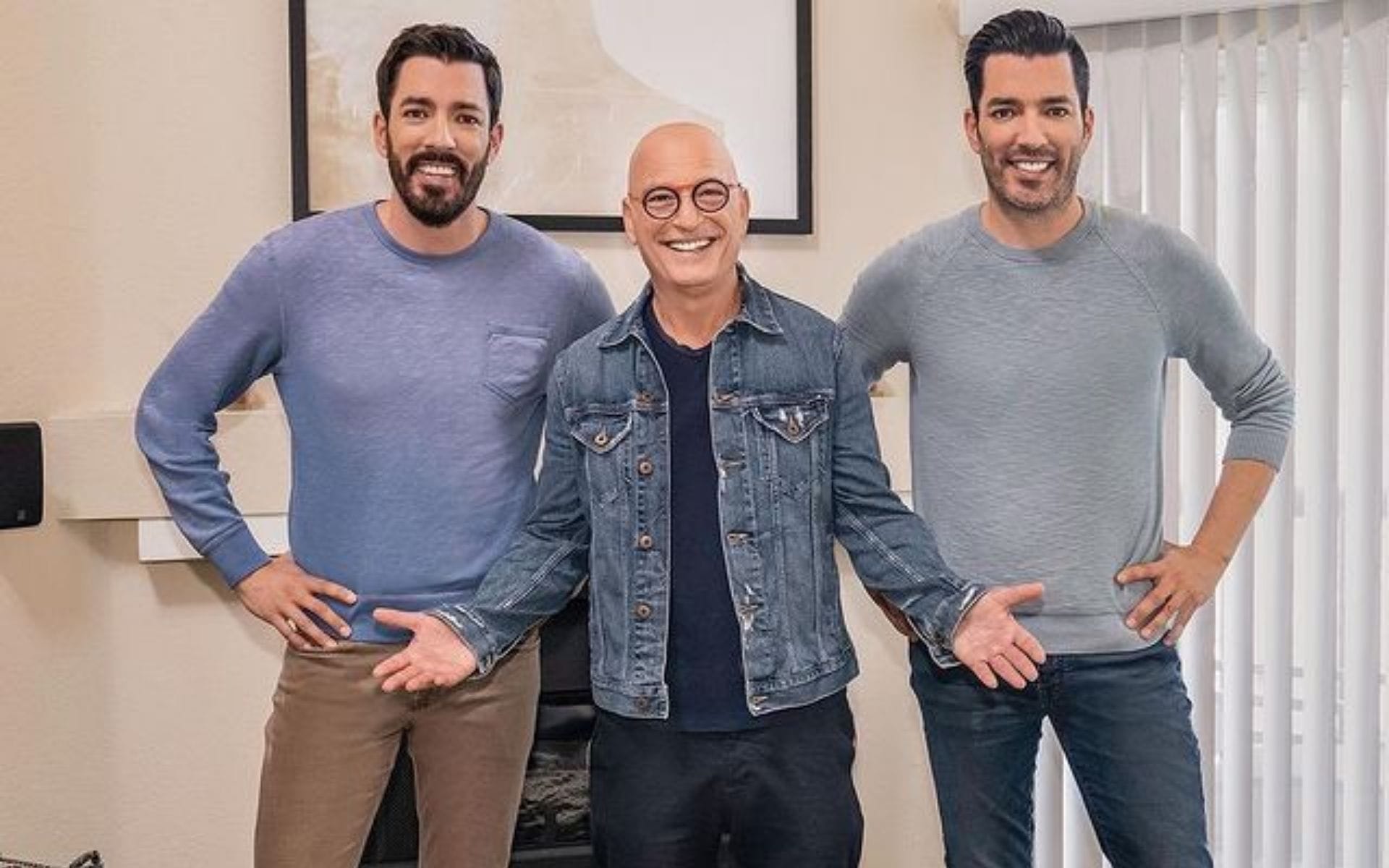 How Celebrity IOU duo Jonathan and Drew Scott helped Howie Mandel
