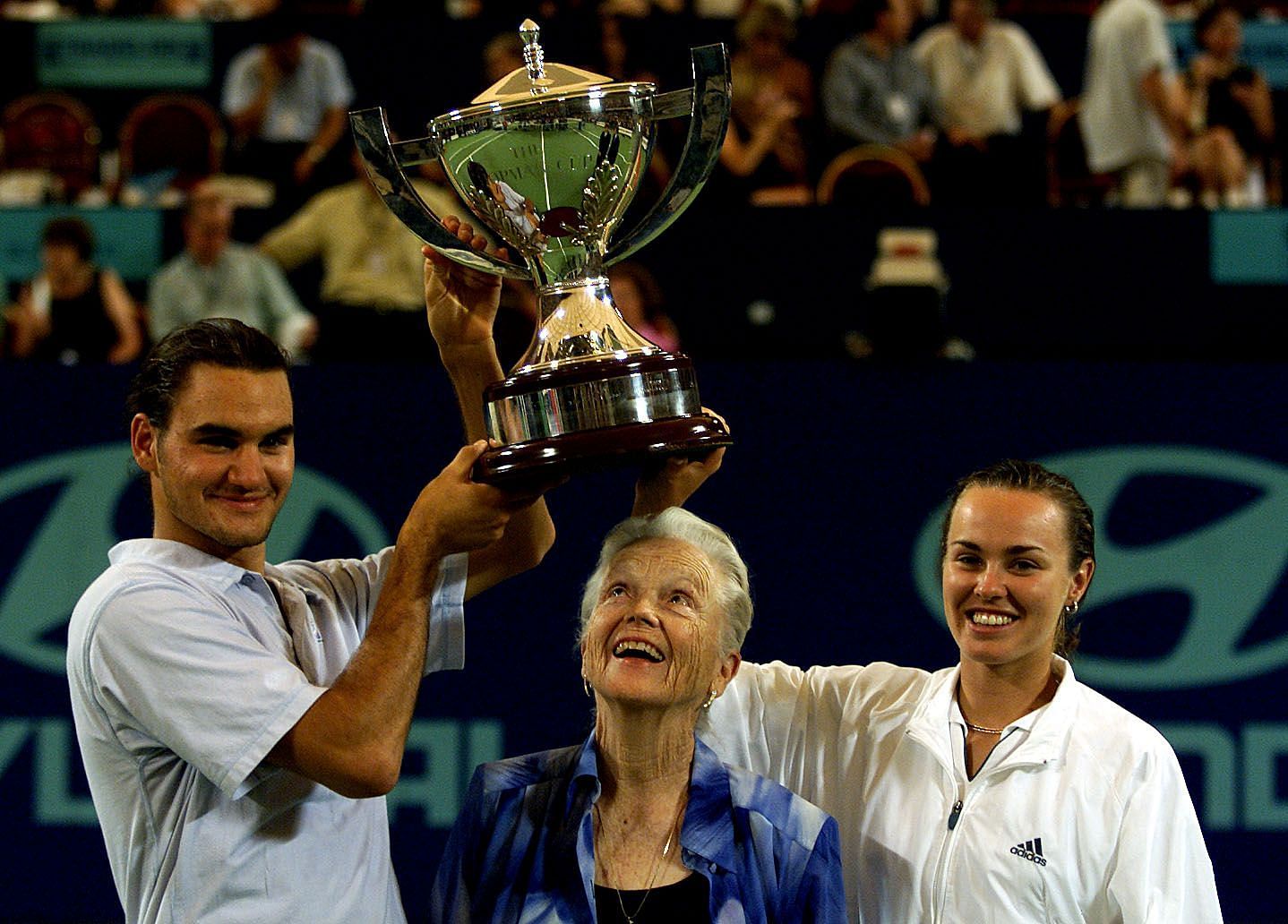 Roger Federer and Martina Hingis with the 2001 Hopman Cup