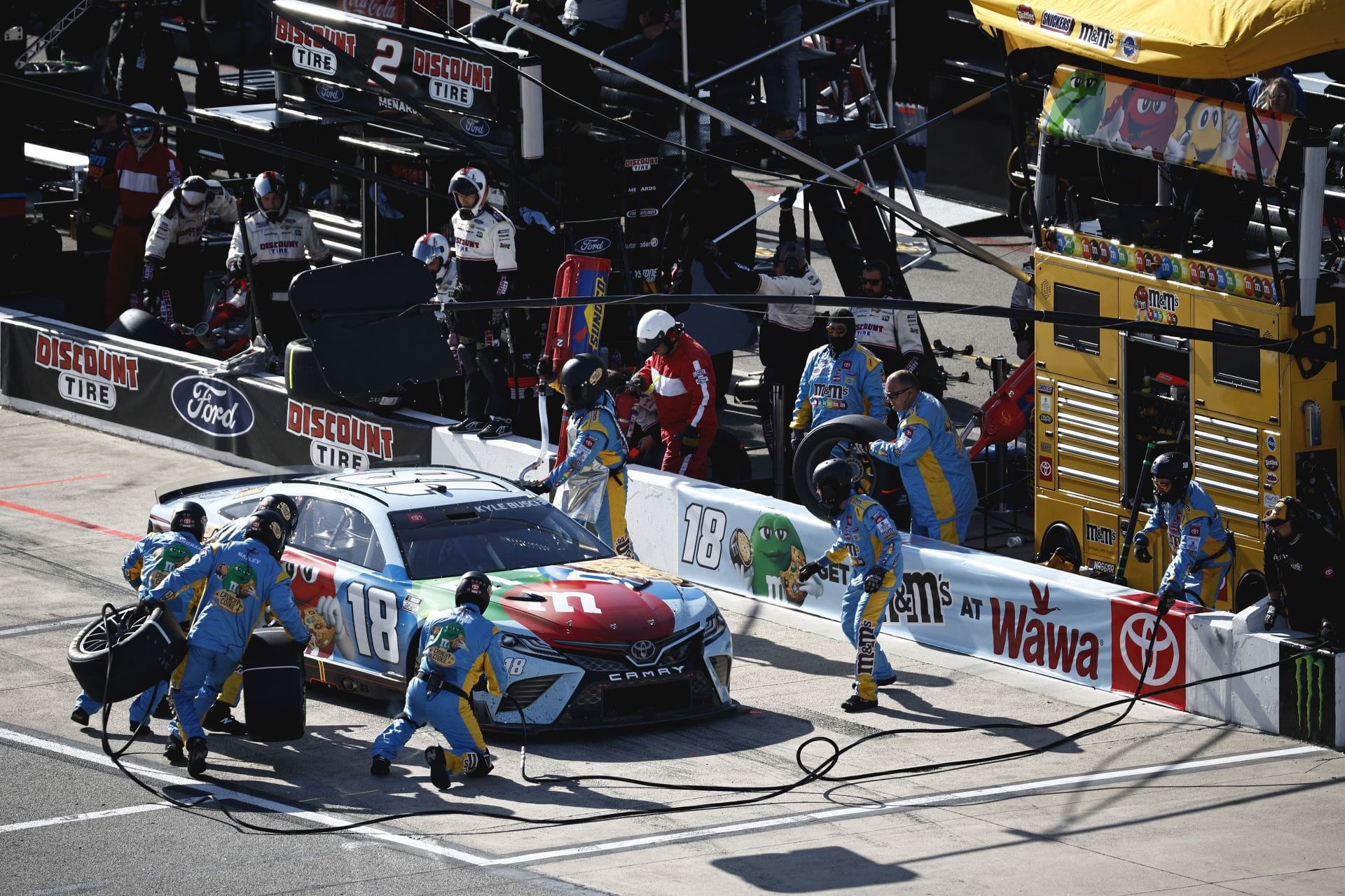 Kyle Busch's team sets new NASCAR record despite being blackflagged at