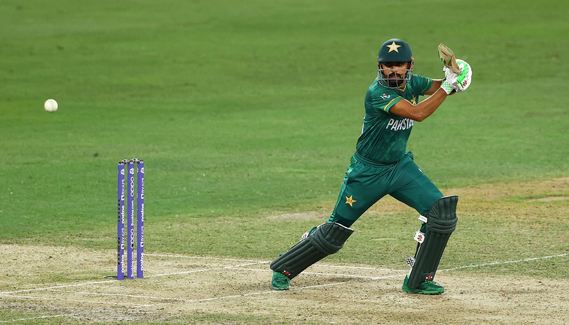 बल्ले से पाकिस्तानी कप्तान का प्रदर्शन अच्छा रहा 
