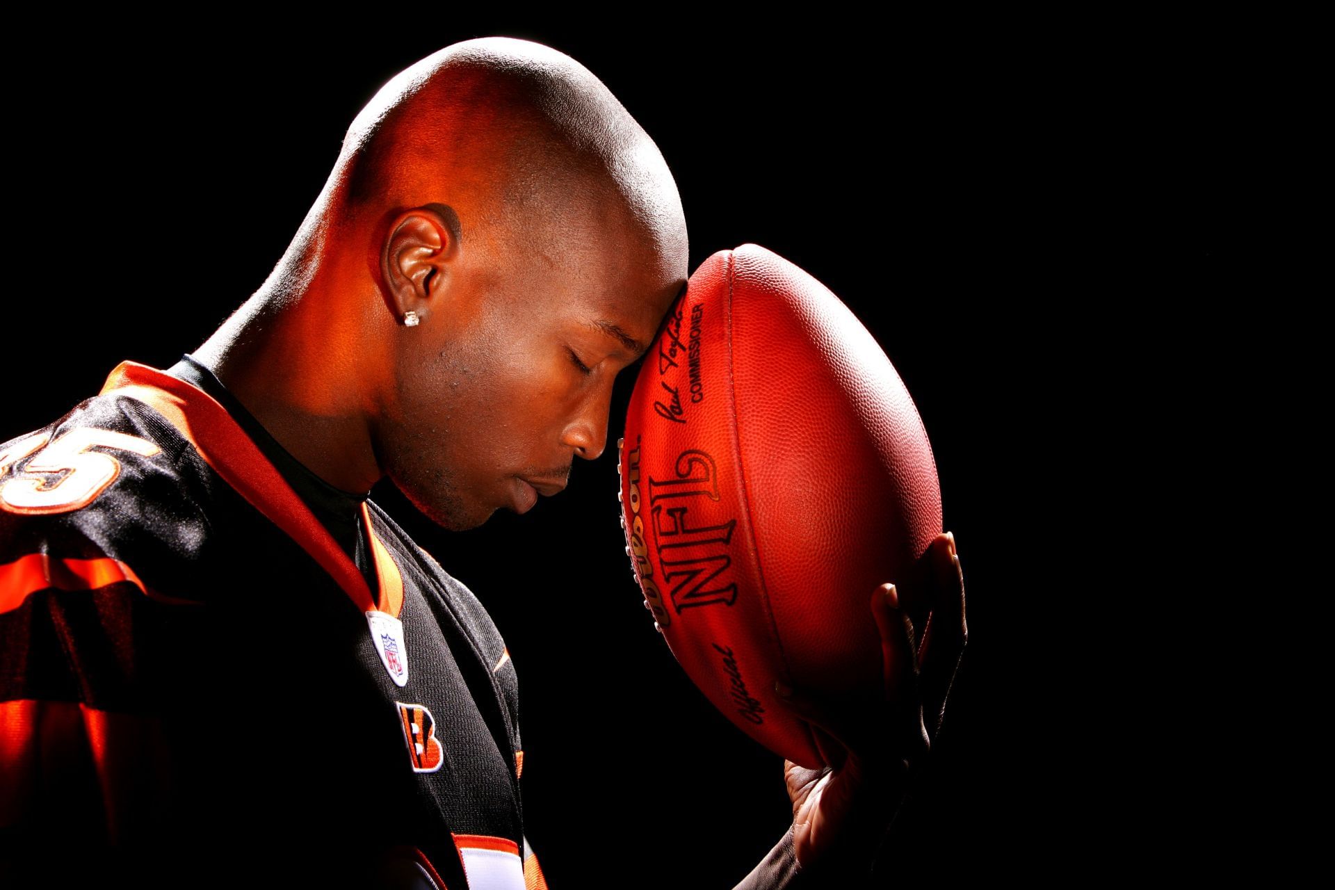 icymi-chad-johnson-shows-his-bank-balance-is-three-times-his-reported-net-worth-on-camera