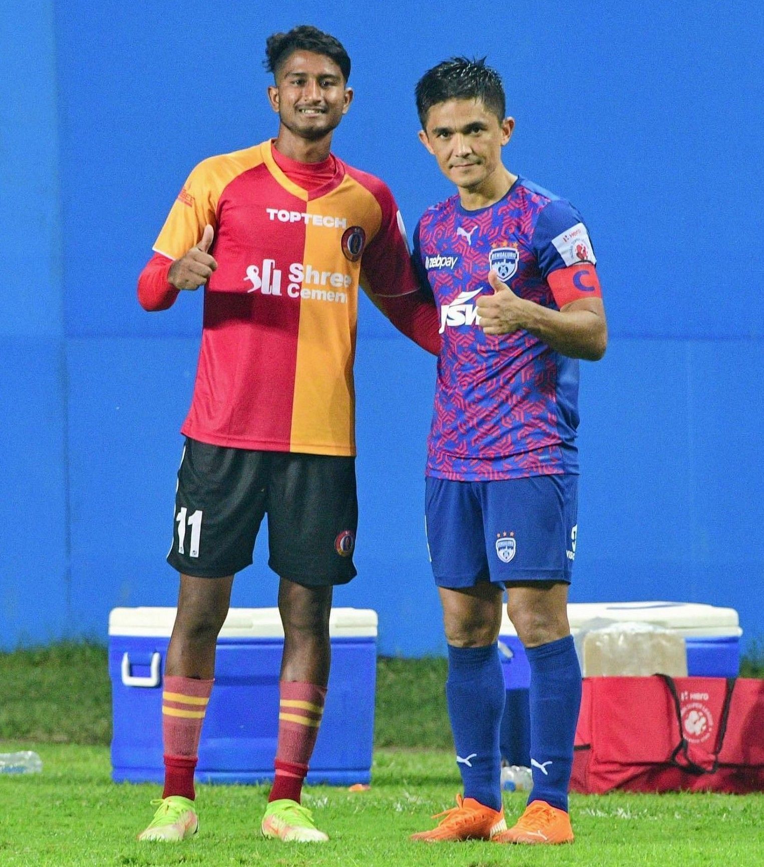 Master and apprentice: Subha Ghosh (left) with his idol Sunil Chhetri (right). Image: Subha Ghosh on Facebook