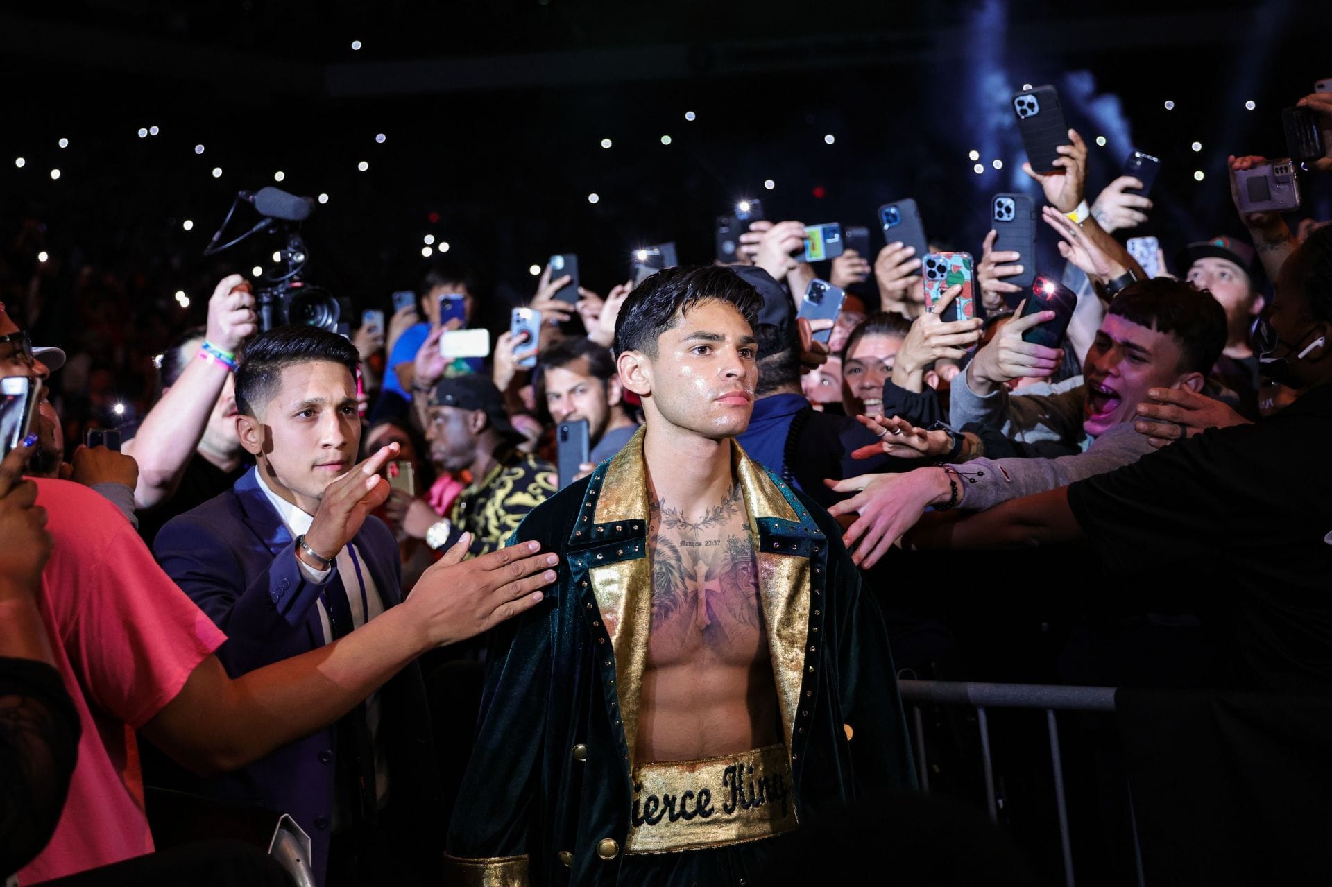 Ryan Garcia Accidentally Swallows Insect