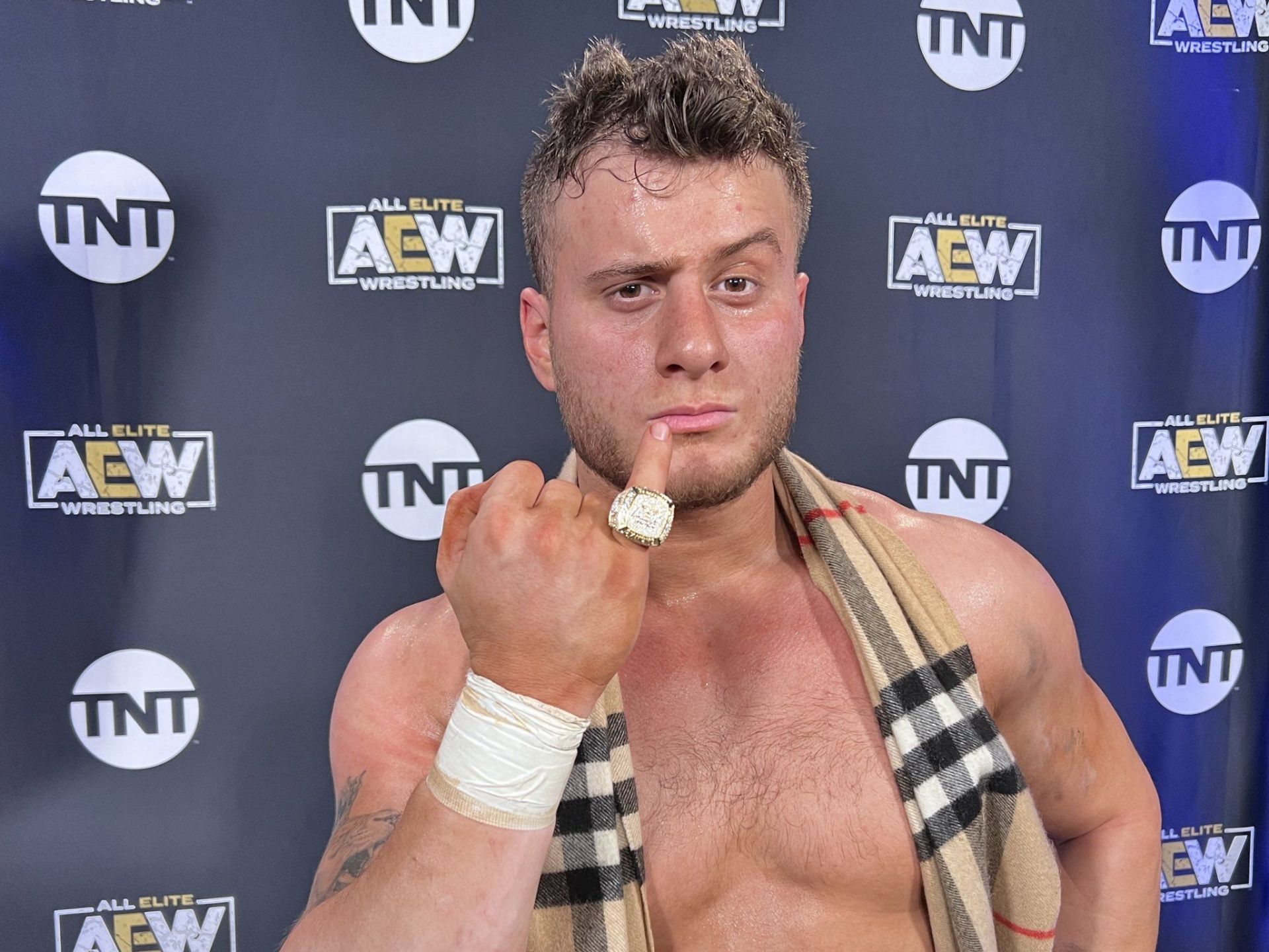 what-ring-does-mjf-wear
