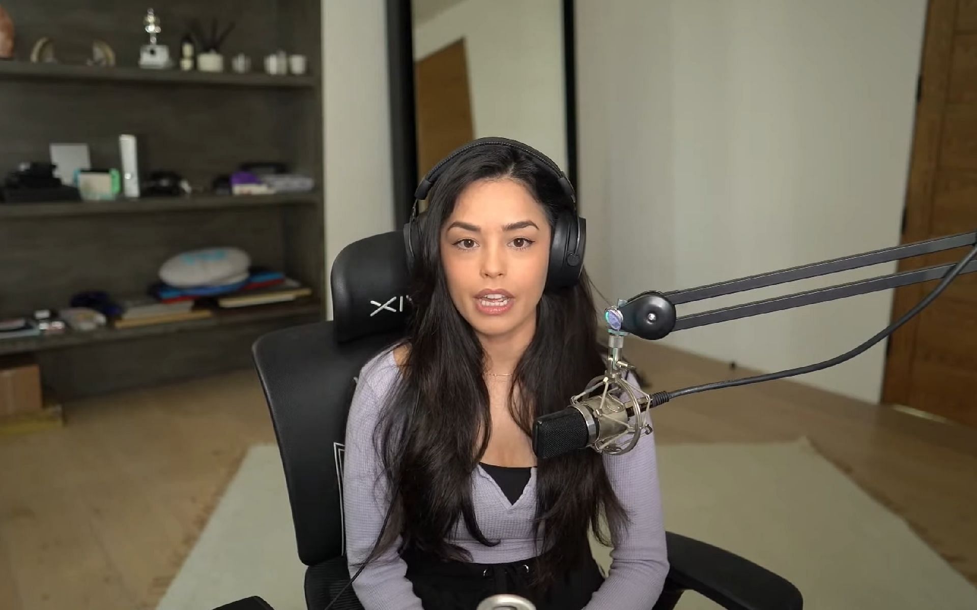 Valkyrae talks about fans shipping her with various male friends (Image via Shrimpkkuno/YouTube)