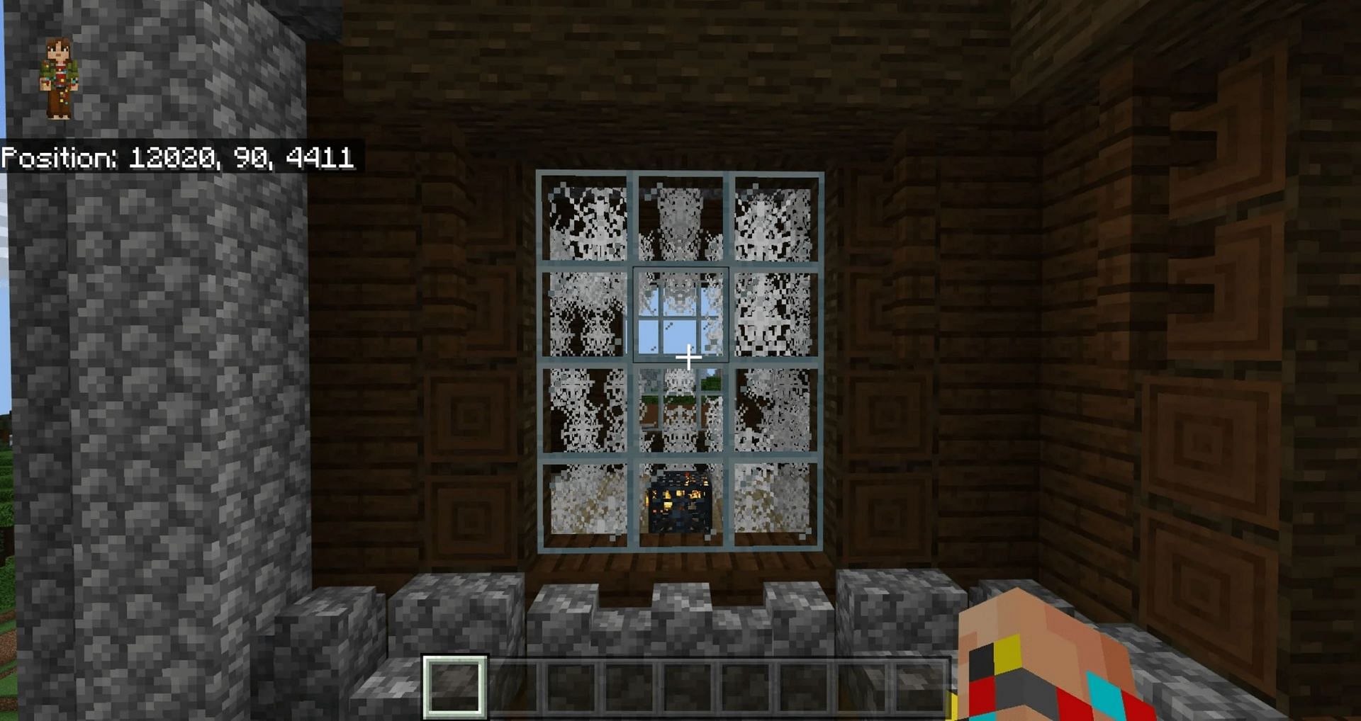 Mansion spawners can occasionally be seen through windows (Image via u/slc_14/Reddit)