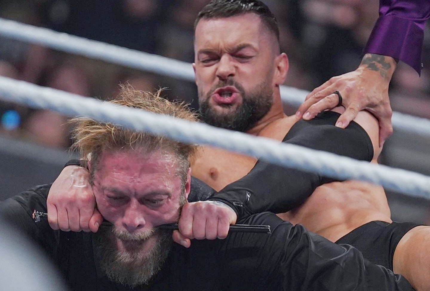 WWE दिग्गज ऐज की चोट को लेकर अपडेट सामने आया है 