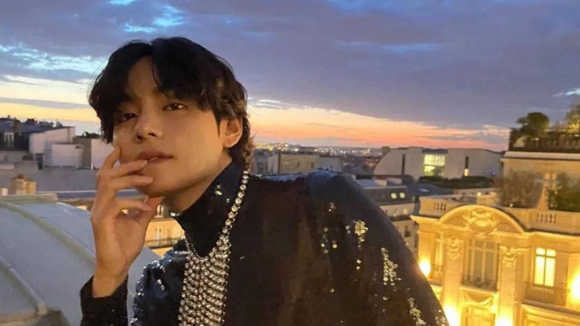 BTS’ V bedazzles at Paris Fashion Week