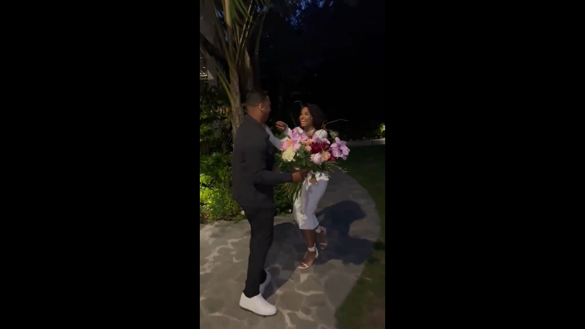 Russell Wilson surprises his wife Ciara | Screengrab from Twitter