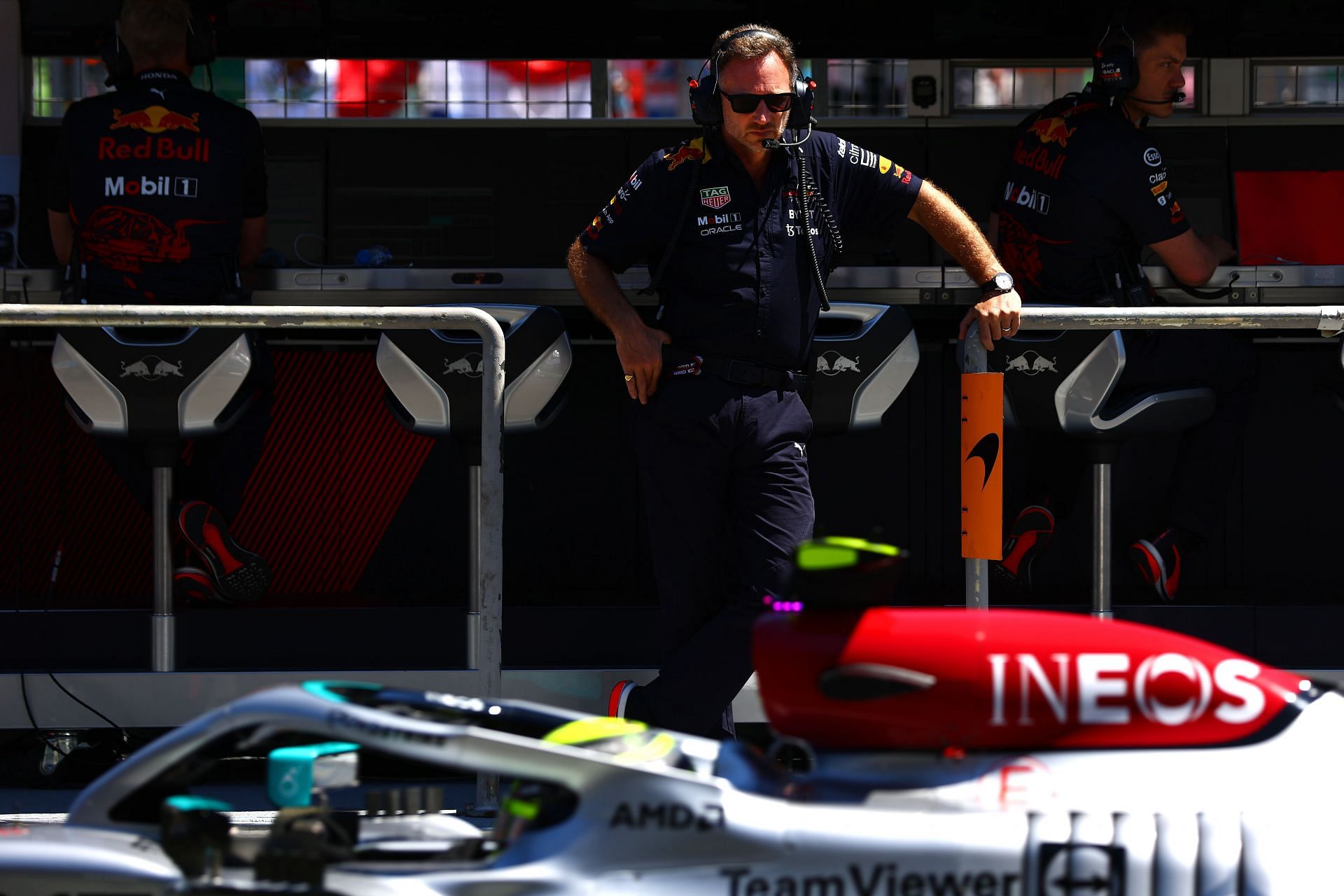 Red Bull boss Christian Horner looks at Lewis Hamilton&#039;s Mercedes W13 at the 2022 Azerbaijan GP