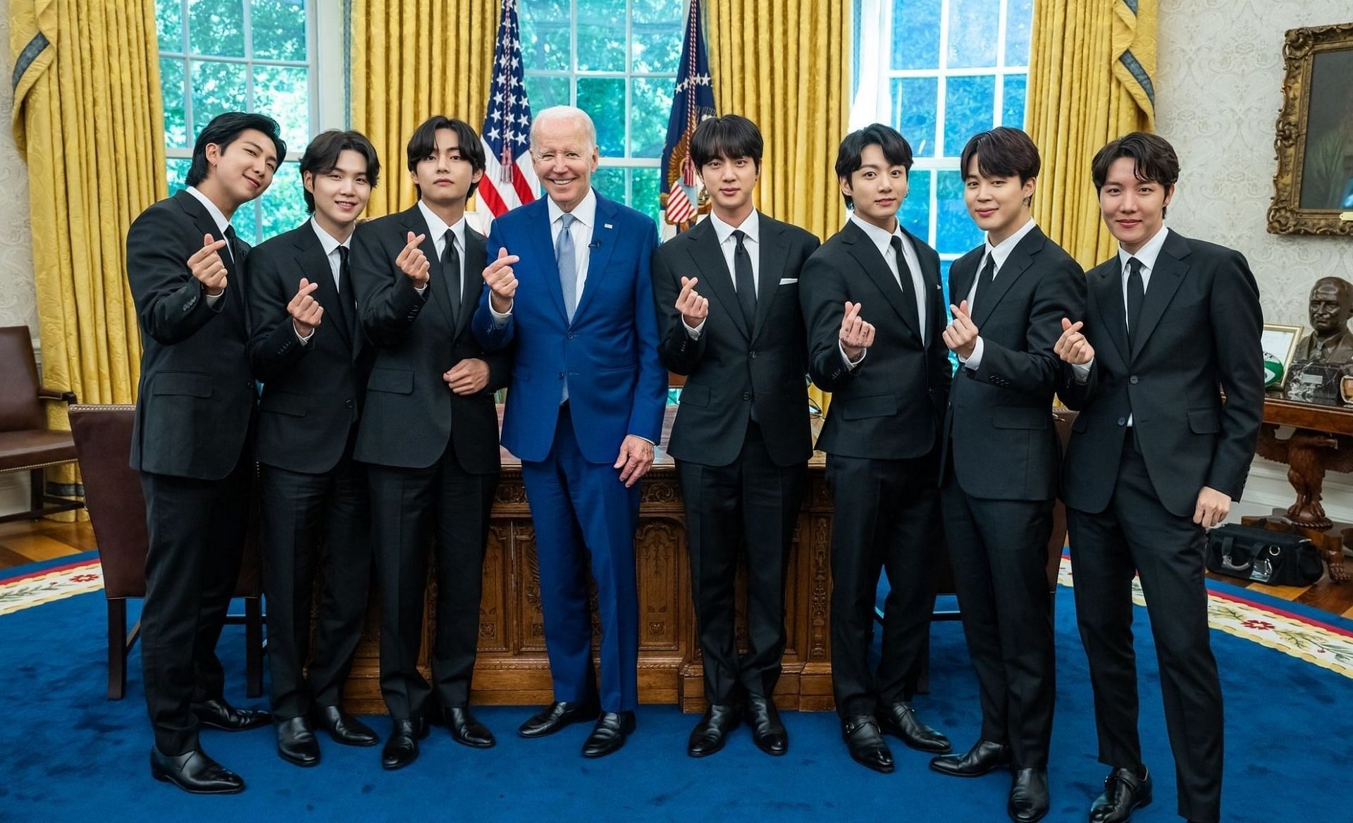 BTS with President Biden at the White House (Image via @bts_bighit/Twitter)